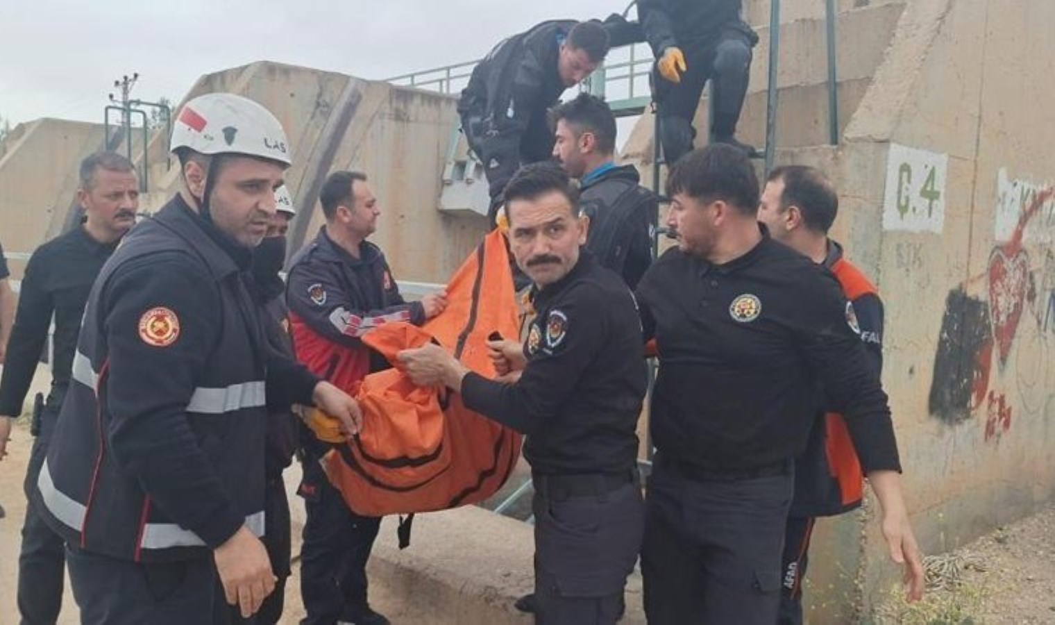 Sulama kanalında kadın cesedi bulundu