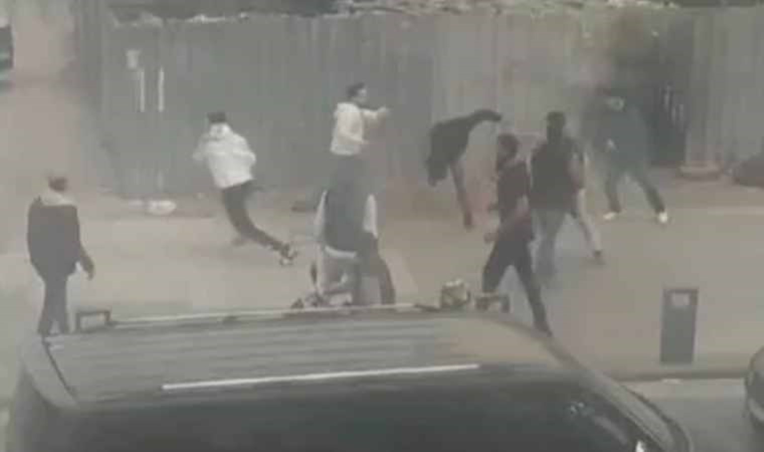 Sultangazi’de iftar vakti taşlı sopalı kavga!