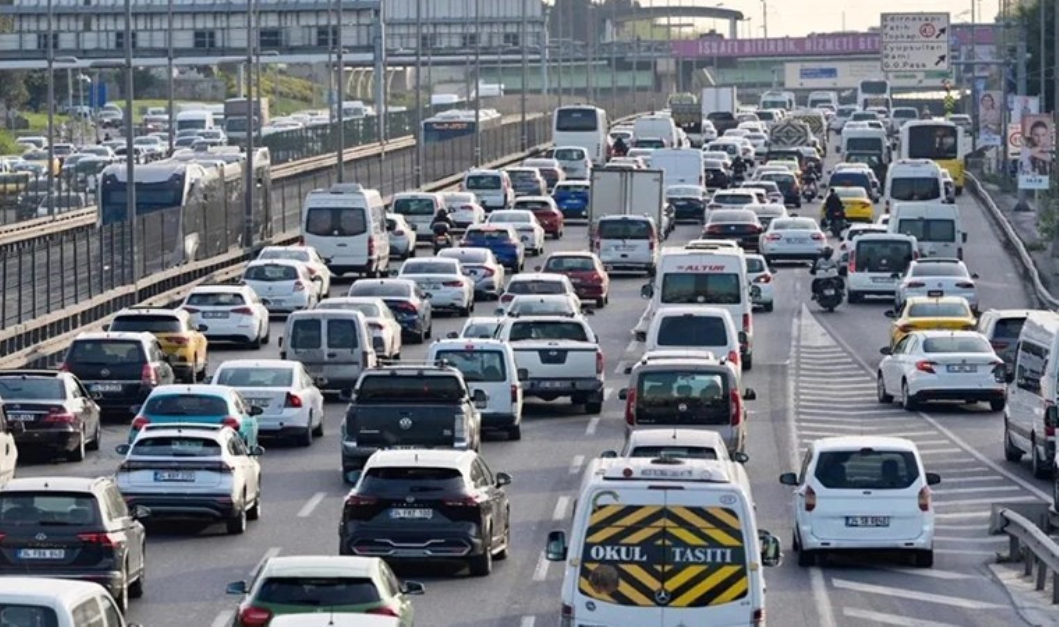 Sürücüler dikkat: Trafikte o zorunluluk sona eriyor!