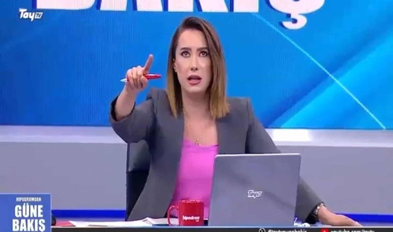 Tay TV, İstanbul’daki 6.2’lik depreme canlı yayında yakalandı! Spiker Esen Gök’ün soğukkanlılığı dikkat çekti