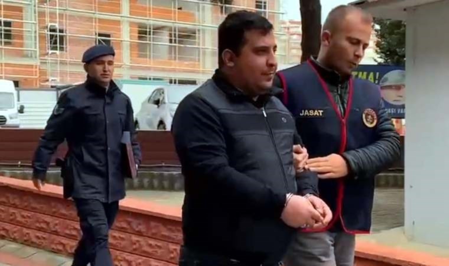 Tekirdağ’da 410 ayrı suçtan aranan şüpheli İstanbul’da yakalandı