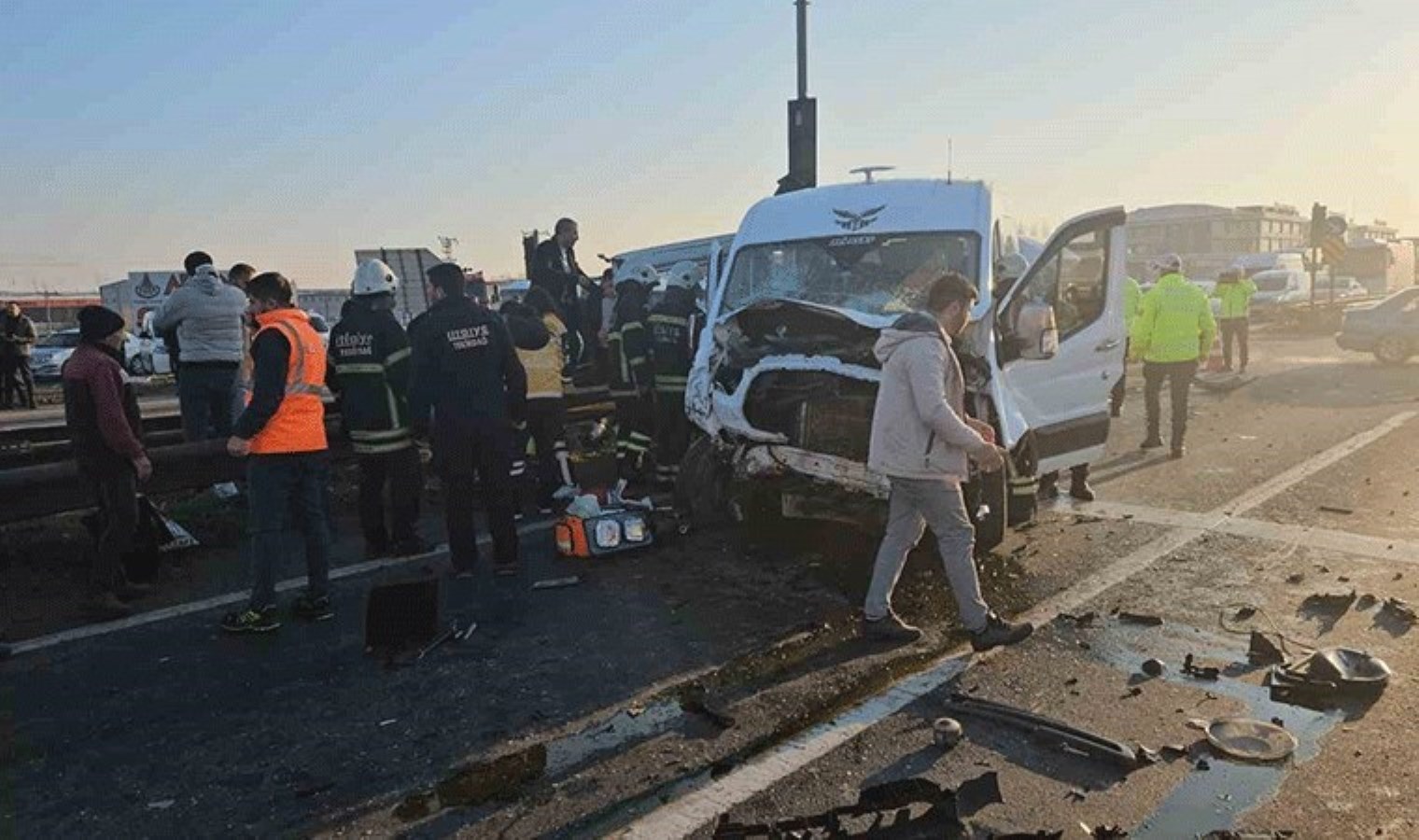 Tekirdağ’da feci kaza… İki servis çarpıştı: 18 yaralı!