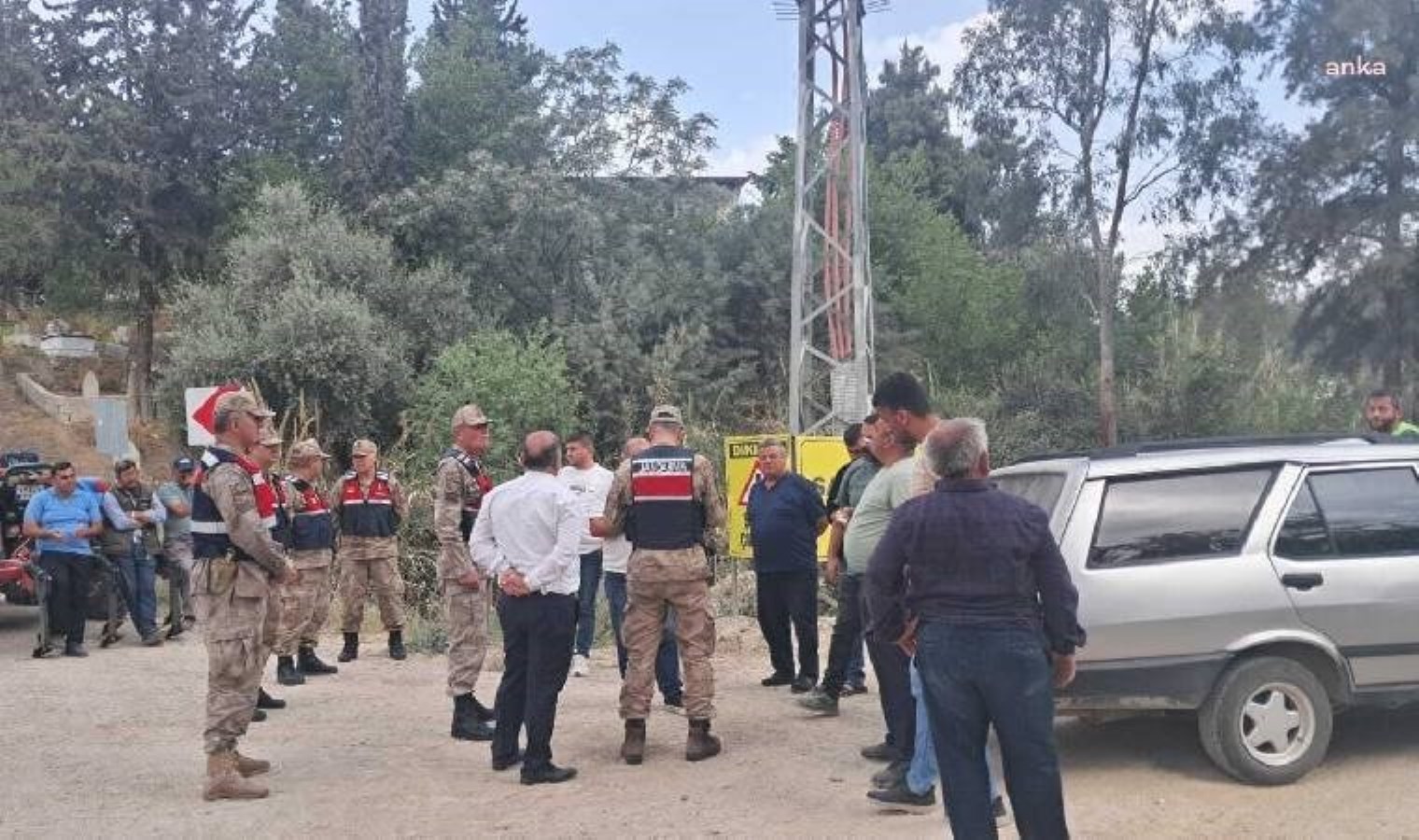 Tünel projesi için arazileri kamulaştırılmıştı… Hatay’da köylüler, şantiye yolunu kapattı!