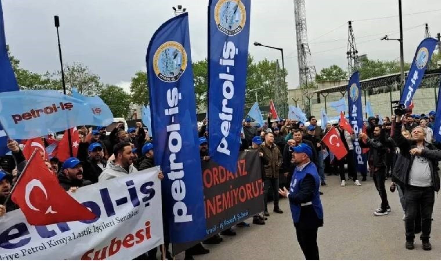 Tüpraş işçisi hakkı için ayakta