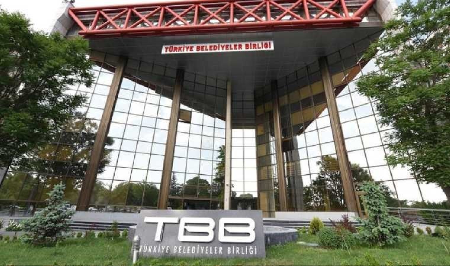 Türkiye Belediyeler Birliği’nden ‘İmamoğlu’ açıklaması: Tüm halkımızla beraber demokrasiye, hukuka ve millet iradesine sahip çıkacağız