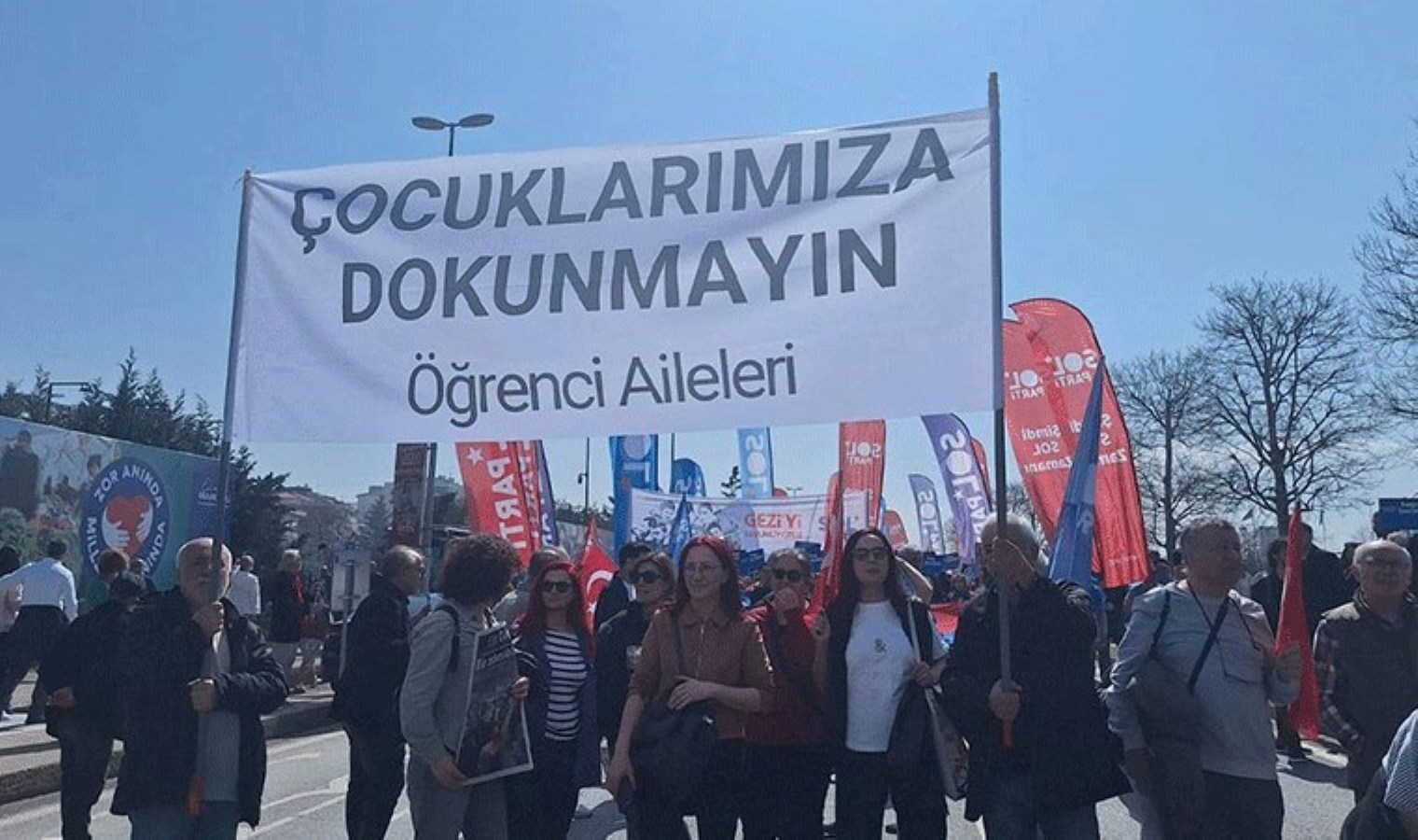 Tutuklu öğrencilerin ailelerinden çağrı: ‘Çocuklarımız için bir imza’