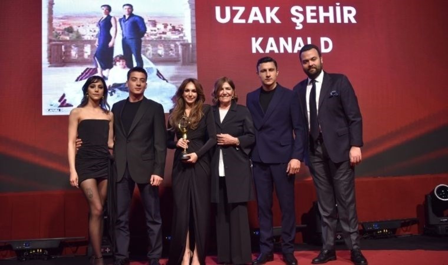 Uzak Şehir’e ‘en iyi dizi’ ödülü