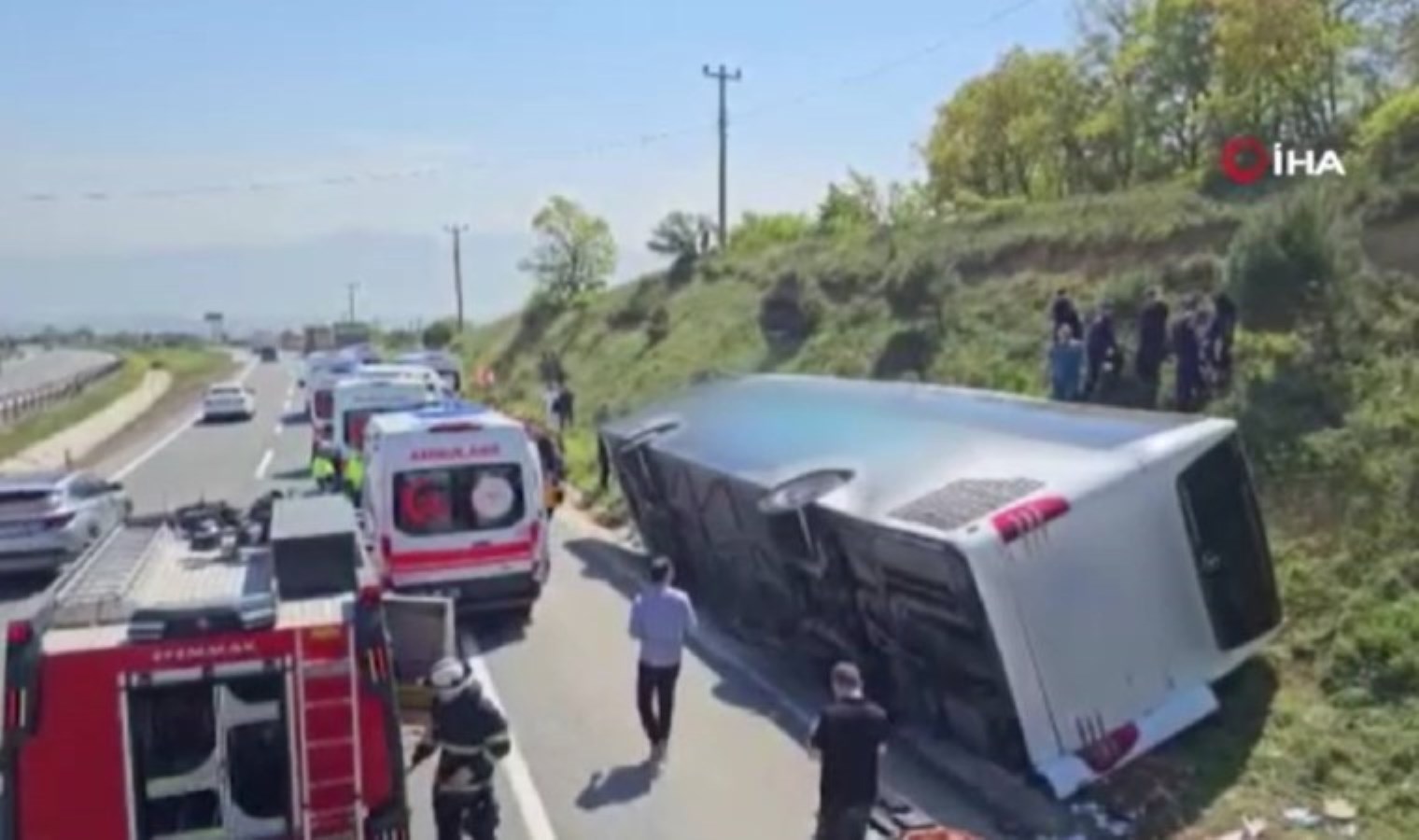 Yalova’da feci kaza… Yolcu otobüsü devrildi: Ölü ve yaralılar var!