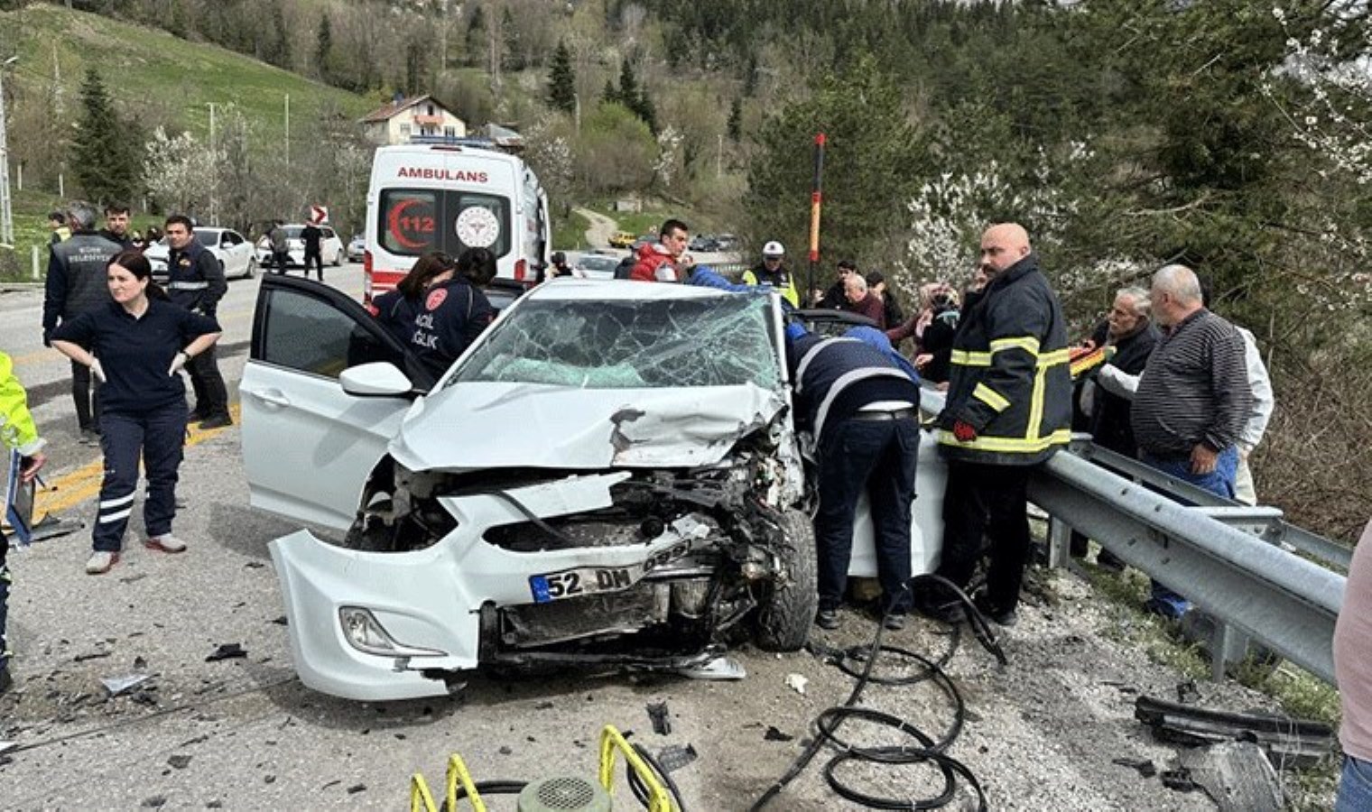 Yer Kastamonu… İki otomobil çarpıştı: Çok sayıda ölü ve yaralılar var!