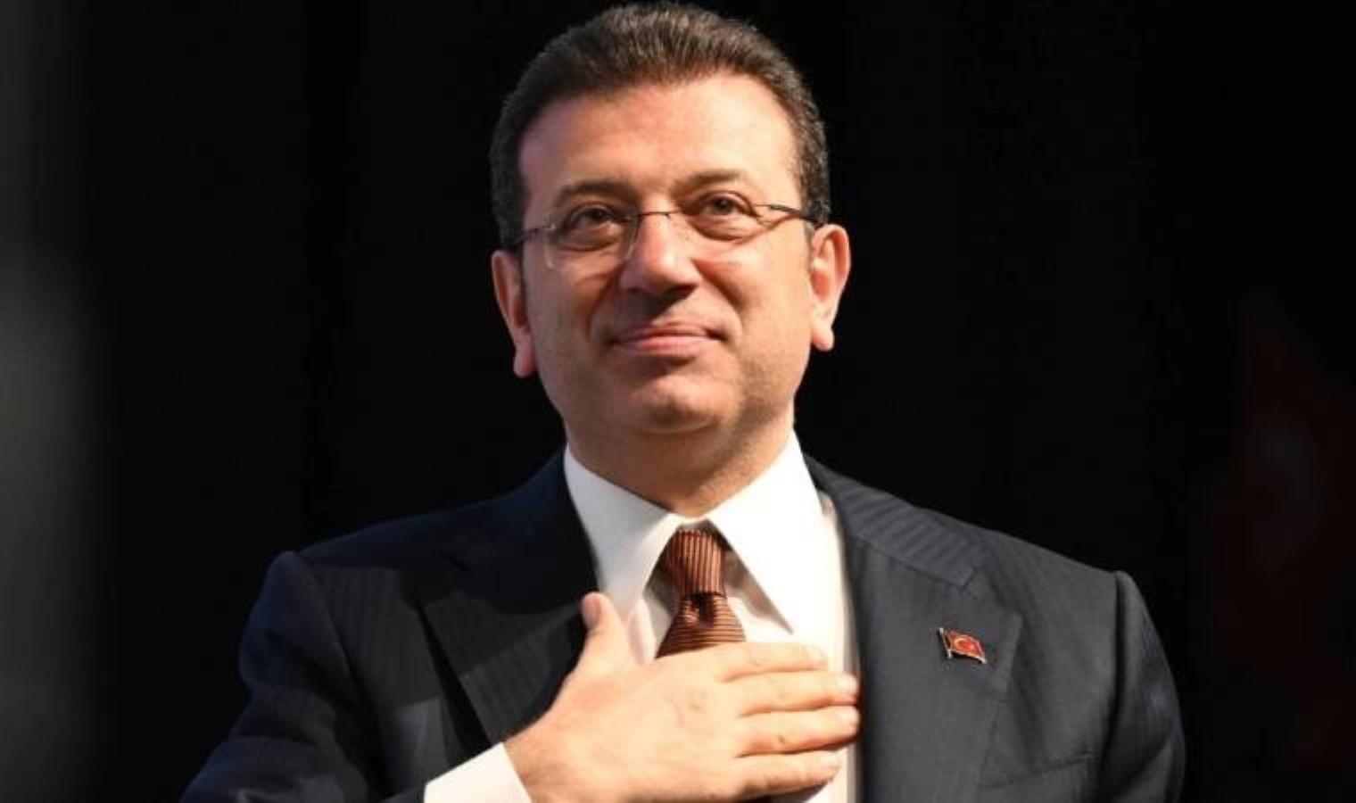 Yerlerine kayyum atanan Van Büyükşehir Belediyesi eş başkanlarından ‘İmamoğlu’ çağrısı!