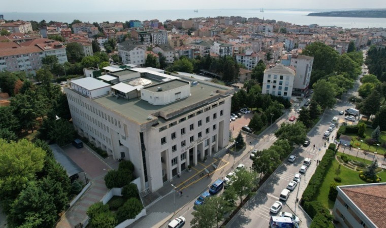 Yılmaz Tunç duyurdu: Silivri Adliyesi’nde görevli savcı hayatını kaybetti