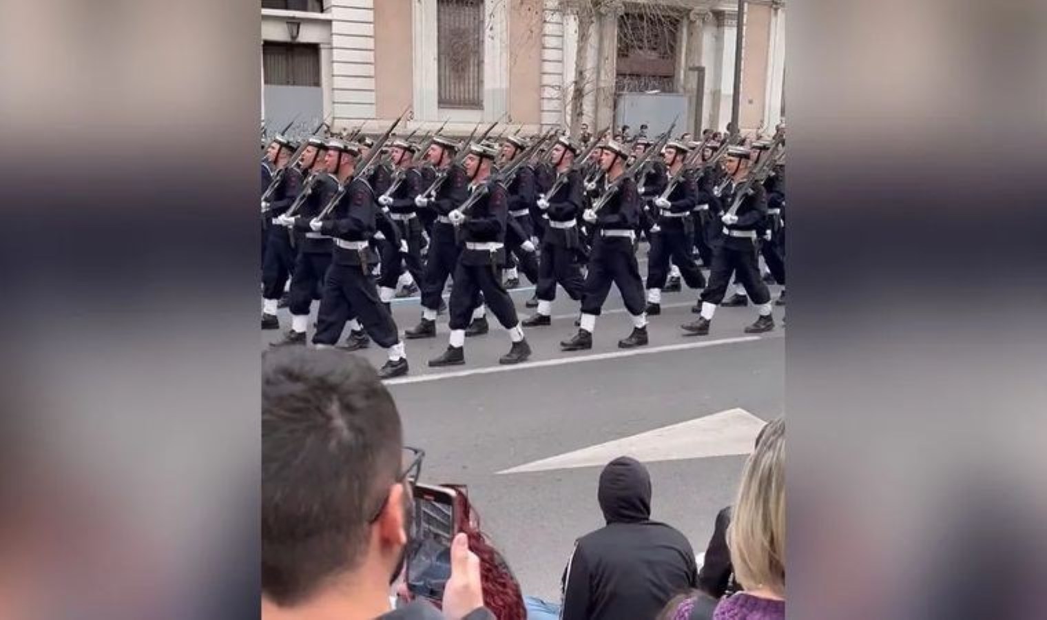 Yunanistan’da geçit töreninde provokasyon: Türkiye karşıtı çirkin sloganlar atıldı