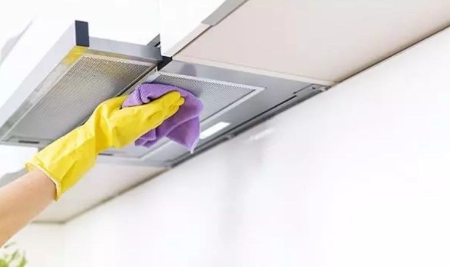 Zorlu yağ kalıntılarına elveda: Aspiratörü yepyeni yapan doğal temizlik yöntemi