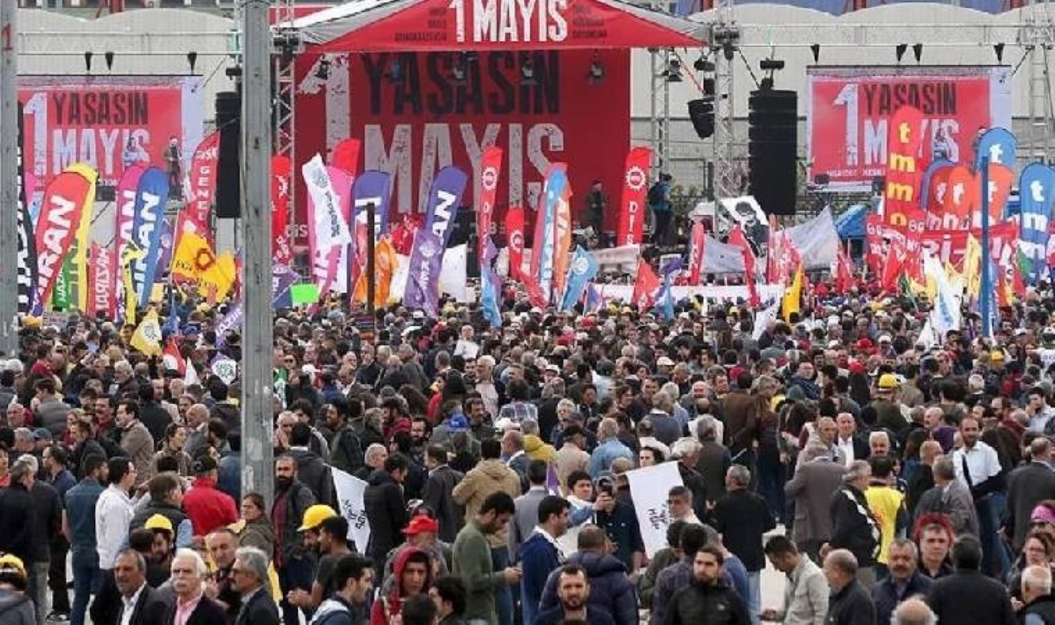 1 Mayıs öncesi bir operasyon daha… İzmir’de çok sayıda kişi gözaltına alındı!