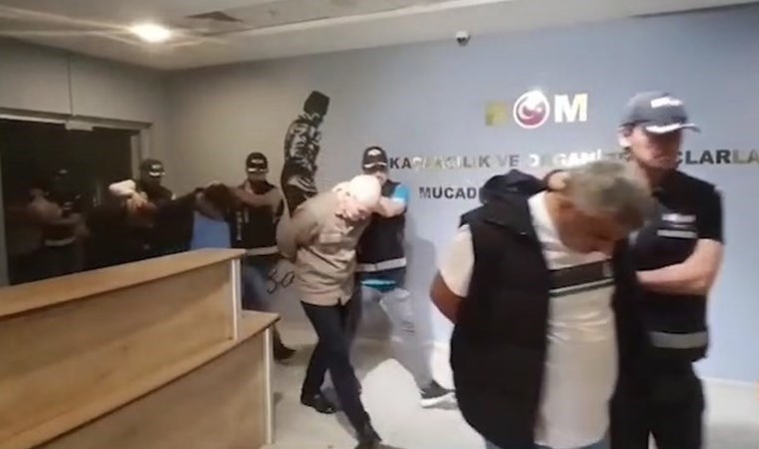 107 emekliyi dolandırdılar, yakayı ele verdiler: 7 kişi tutuklandı