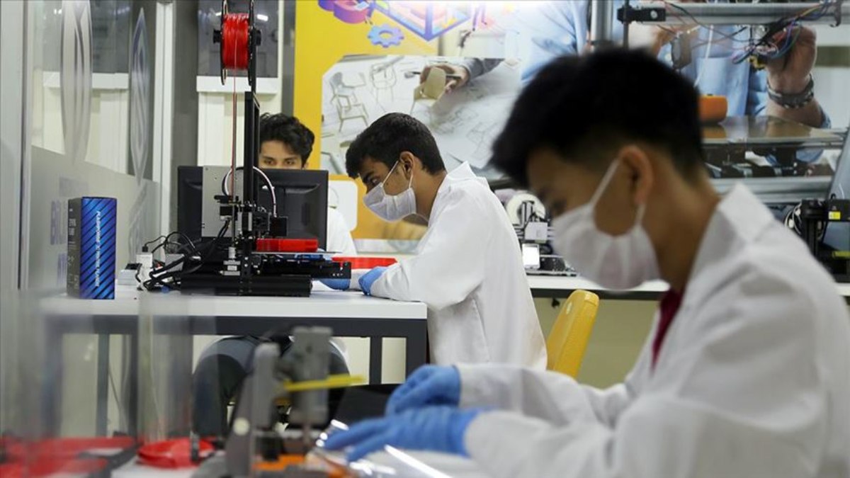 2024’te 300 bin yabancıya çalışma izni verildi