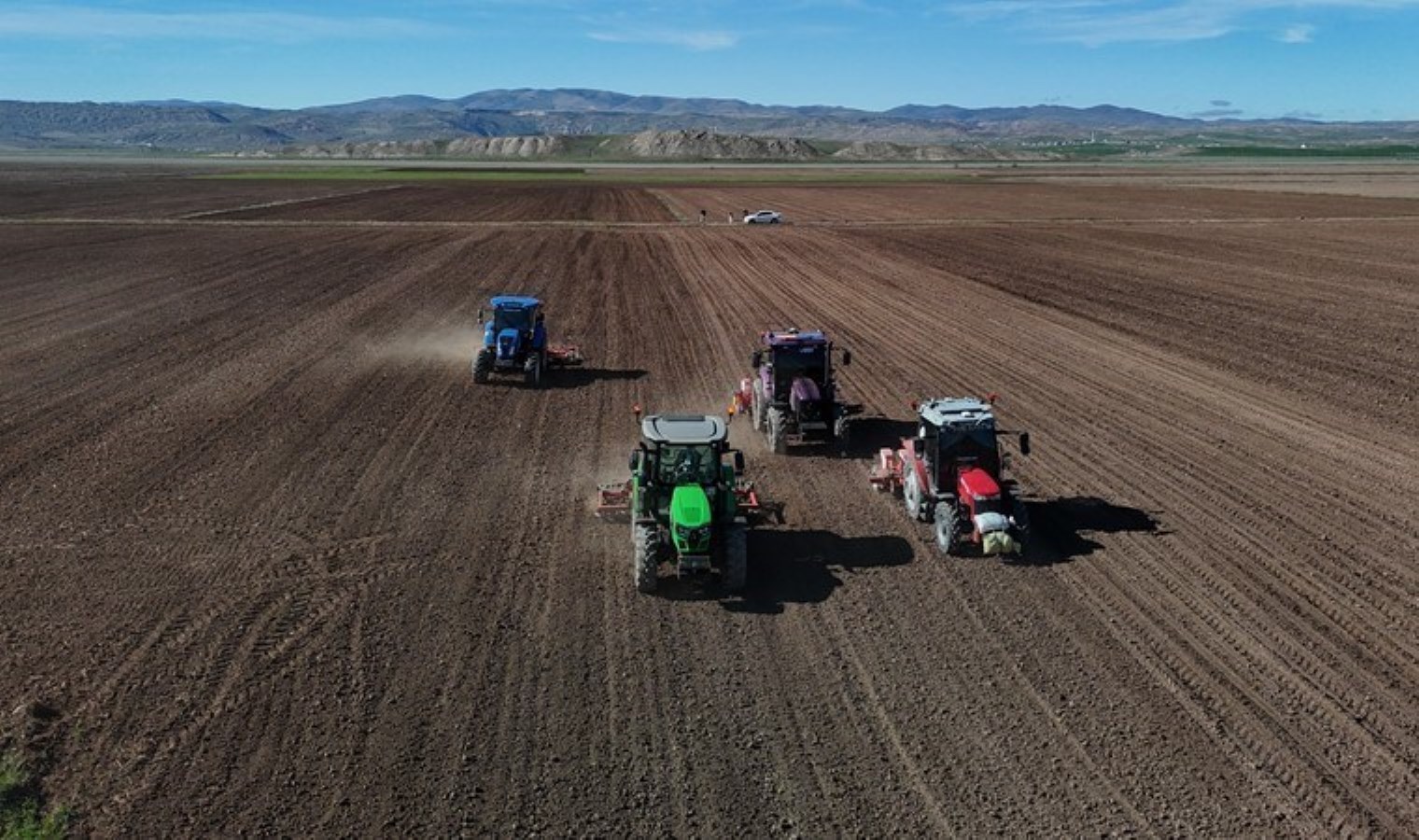 3 bin 500 dönüm alanda ekime başladı: Ekim ayında hasat edilecek…