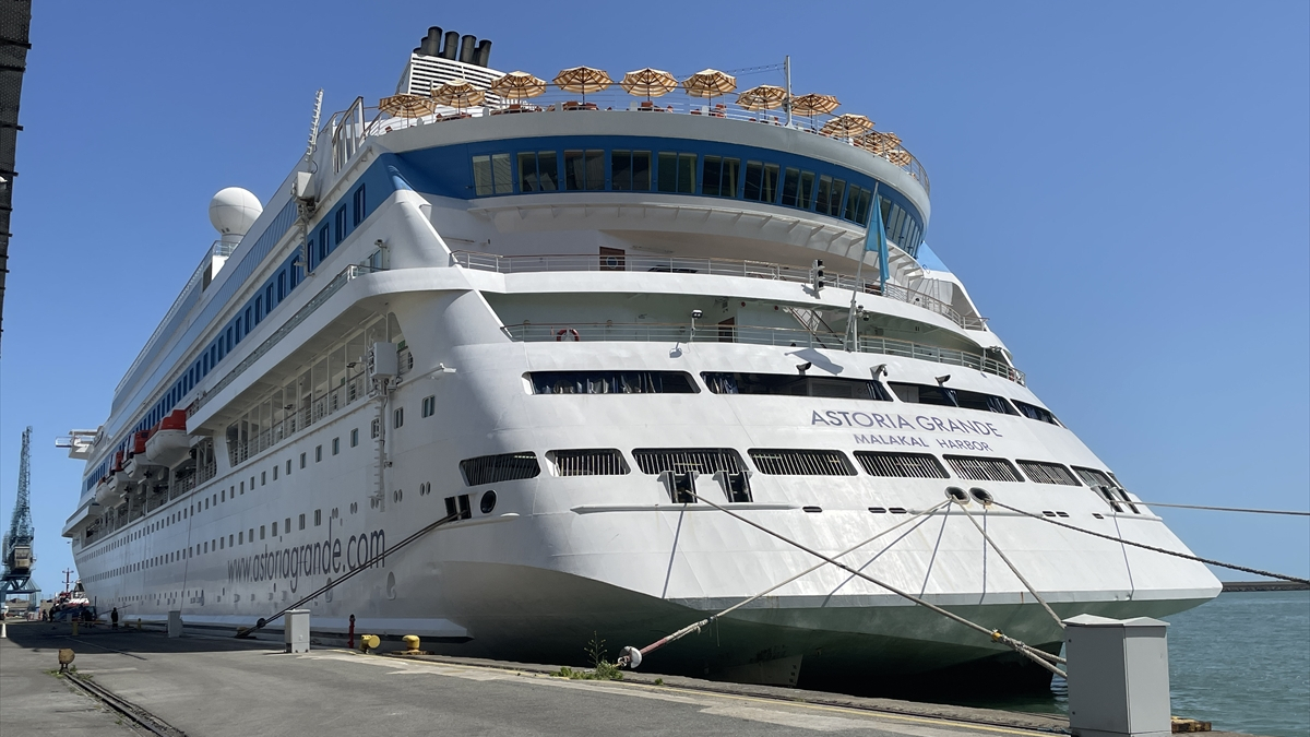 947 yolculu dev ‘Astoria Grande’ Kruvaziyeri Trabzon’da