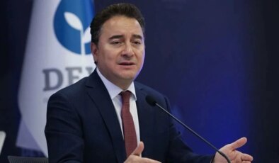 Ali Babacan’dan anayasa çıkışı: İktidar önce AYM ve AİHM kararlarını uygulasın sonra oturup yeni anayasa çalışılsın