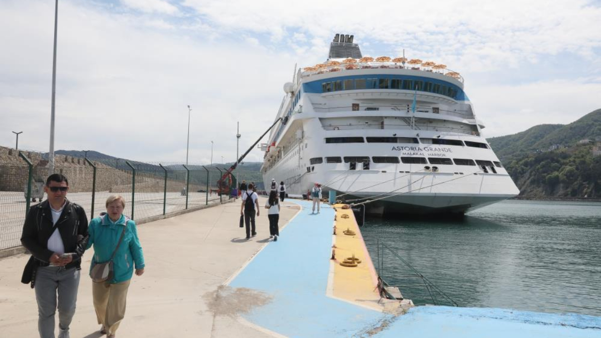 Amasra, Astoria Grande Kruvaziyerine ev sahipliği yaptı