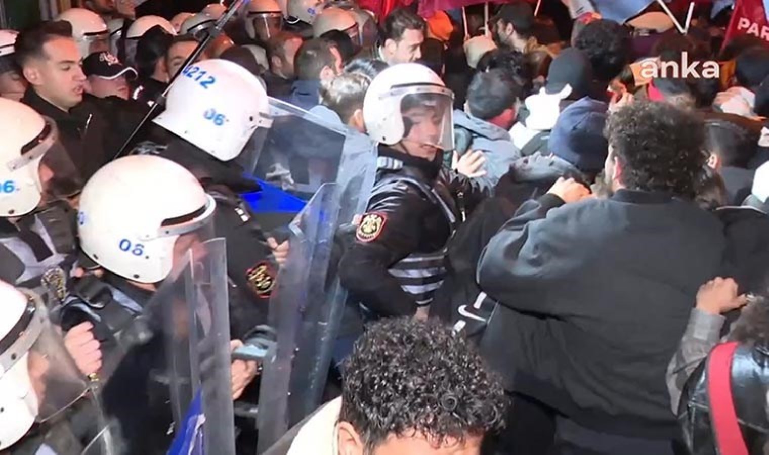 Ankara’da ‘gelecekleri’ için yürümek istemişlerdi: Gözaltına alınan öğrenciler adliyeye sevk edildi