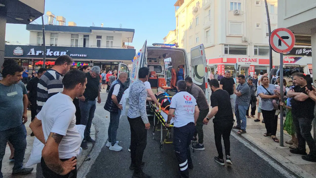 Antalya’da motosikletle servis minibüsü çarpıştı: Ölü ve yaralı var!