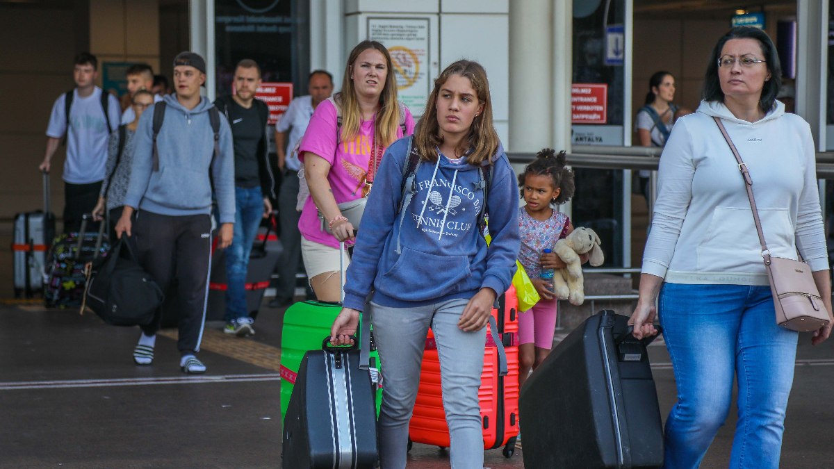 Antalya’ya 3 ayda gelen turist sayısı: 855 bin 429