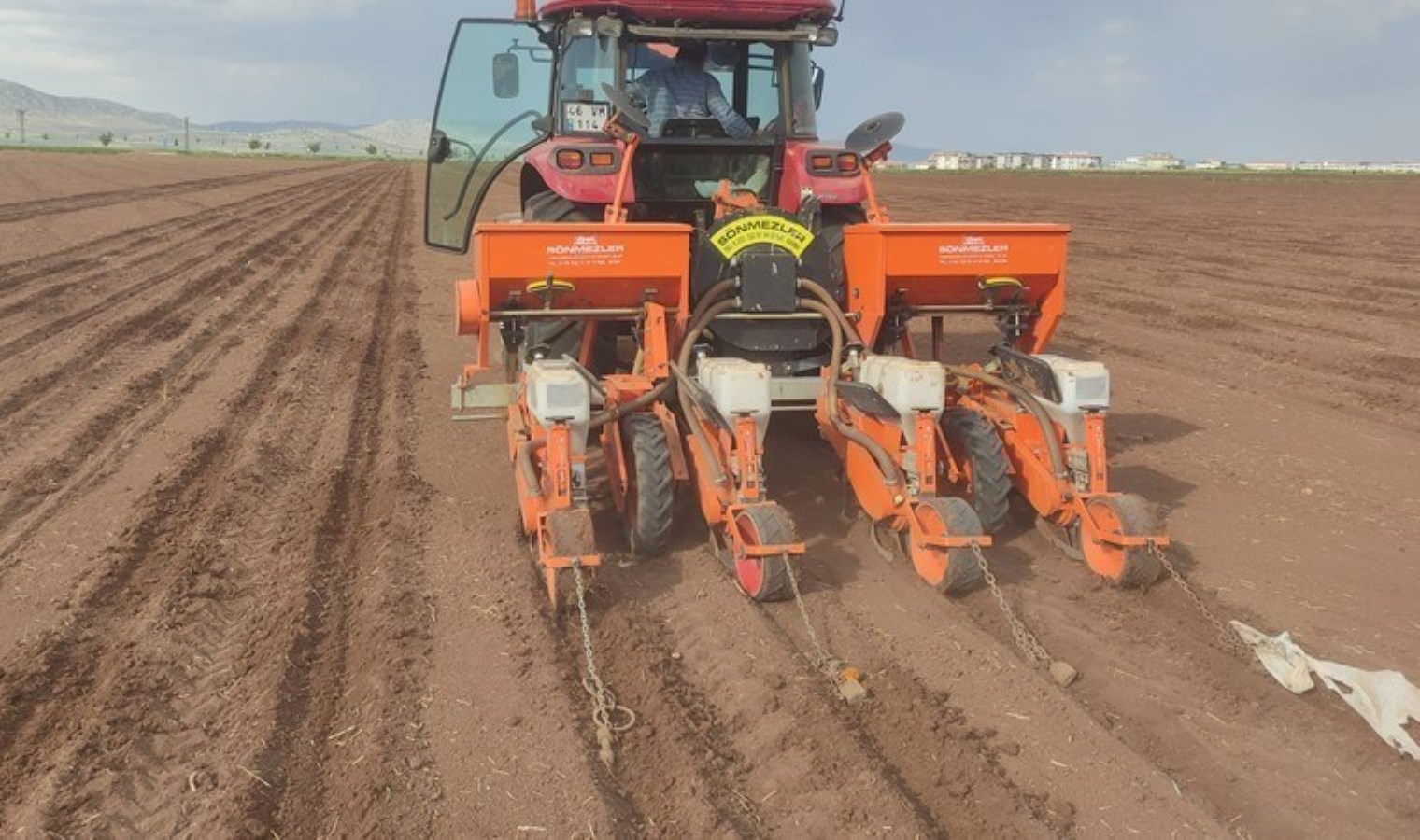 Araban Ovası’nda ekim başladı: 11 bin 350 dönüm alanda ekildi…