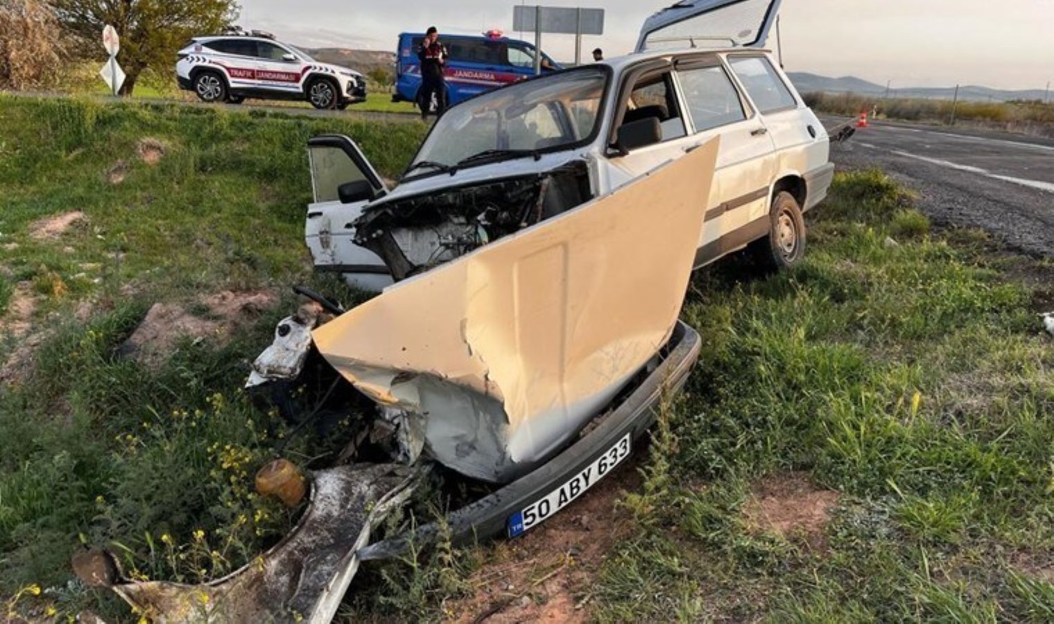 Aracı sollarken kaza yaptı: 1 kişi öldü, 3 yaralı