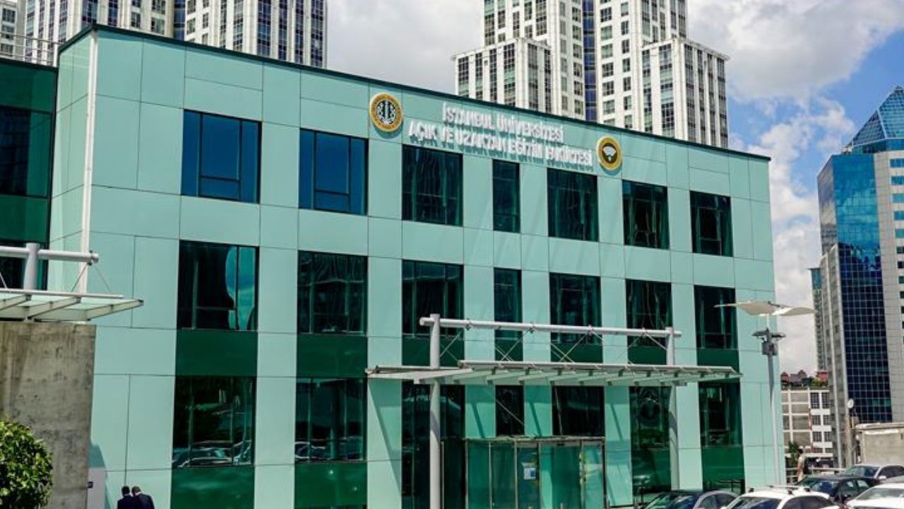 AUZEF final sınavı giriş belgesi açıklandı mı? 2025 İstanbul Üniversitesi sınav tarihleri