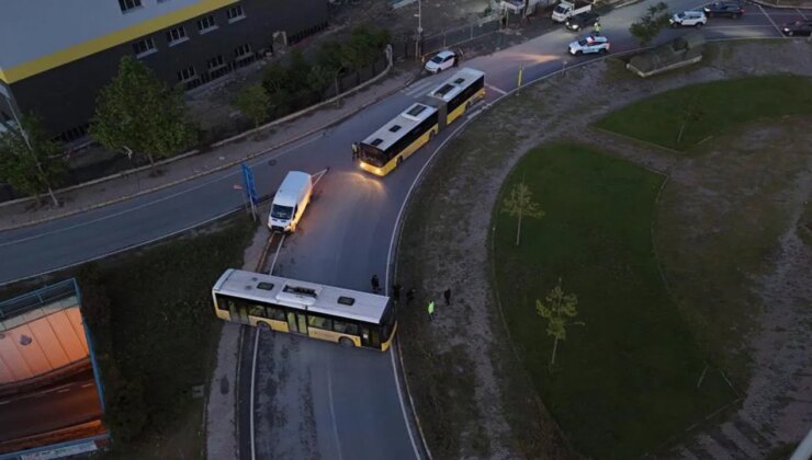 Avcılar’da freni patlayan otobüs bir başka otobüse çarptı, yol trafiğe kapandı
