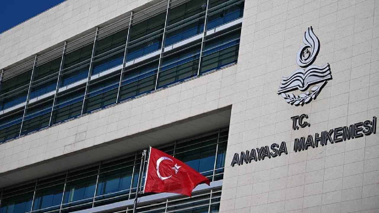 AYM, Avukatlık Kanunu’ndaki disiplin cezası hükümlerini iptal etti!