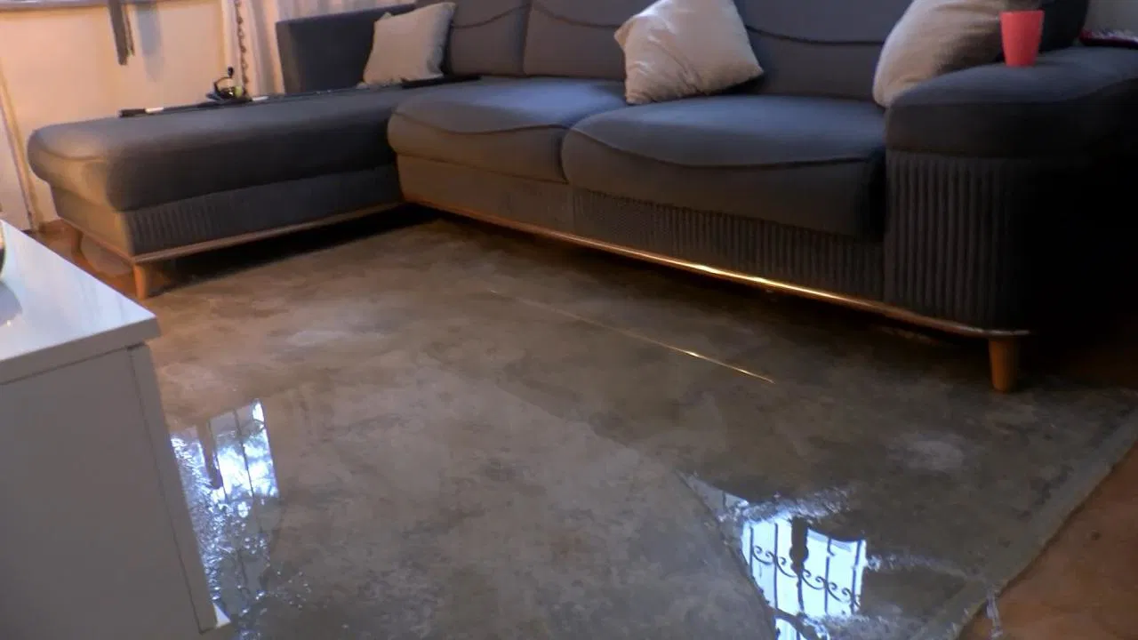 Bahçelievler’de bodrum katındaki daireyi su bastı!