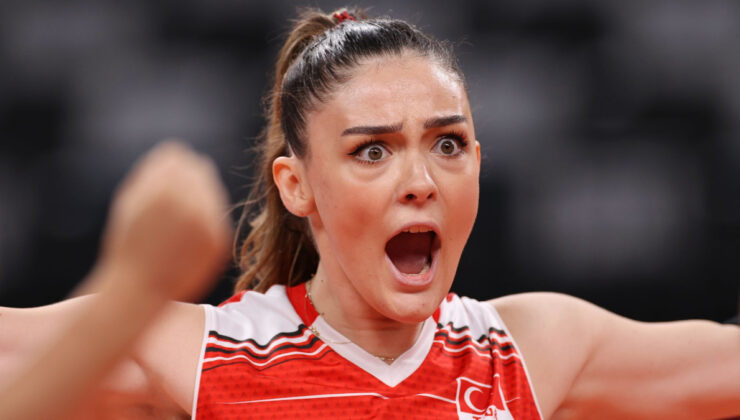 Bakan bir daha baktı! Güzel voleybolcu Zehra Güneş’in davet tarzı çok beğenildi