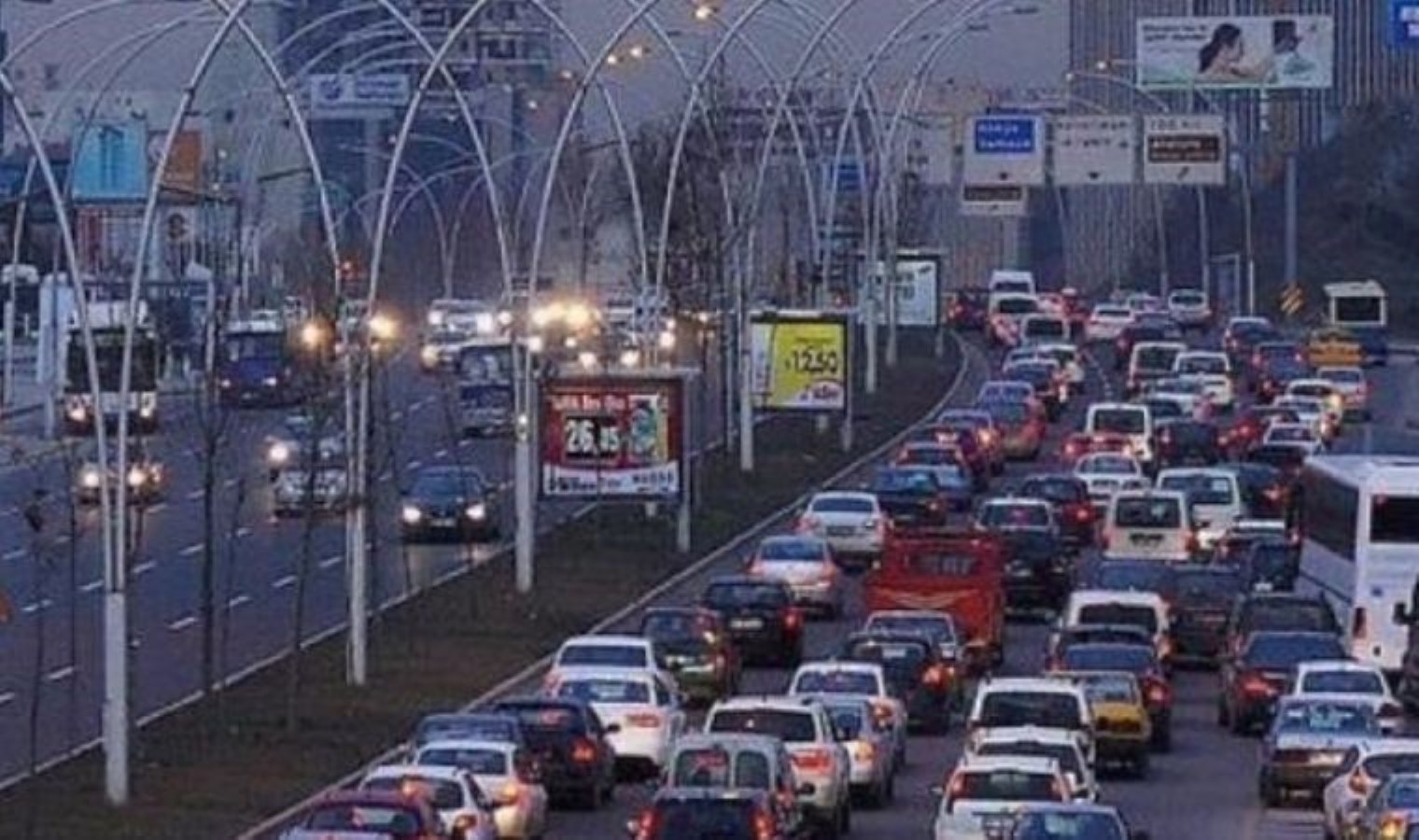 Başkentte 1 Mayıs kutlamaları nedeniyle bazı yollar trafiğe kapatılacak
