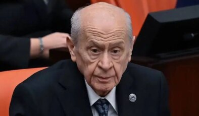 Beşiktaş’tan istifa etmişti: Devlet Bahçeli, Süper Lig’e yükselen yeni takımını tebrik etti!