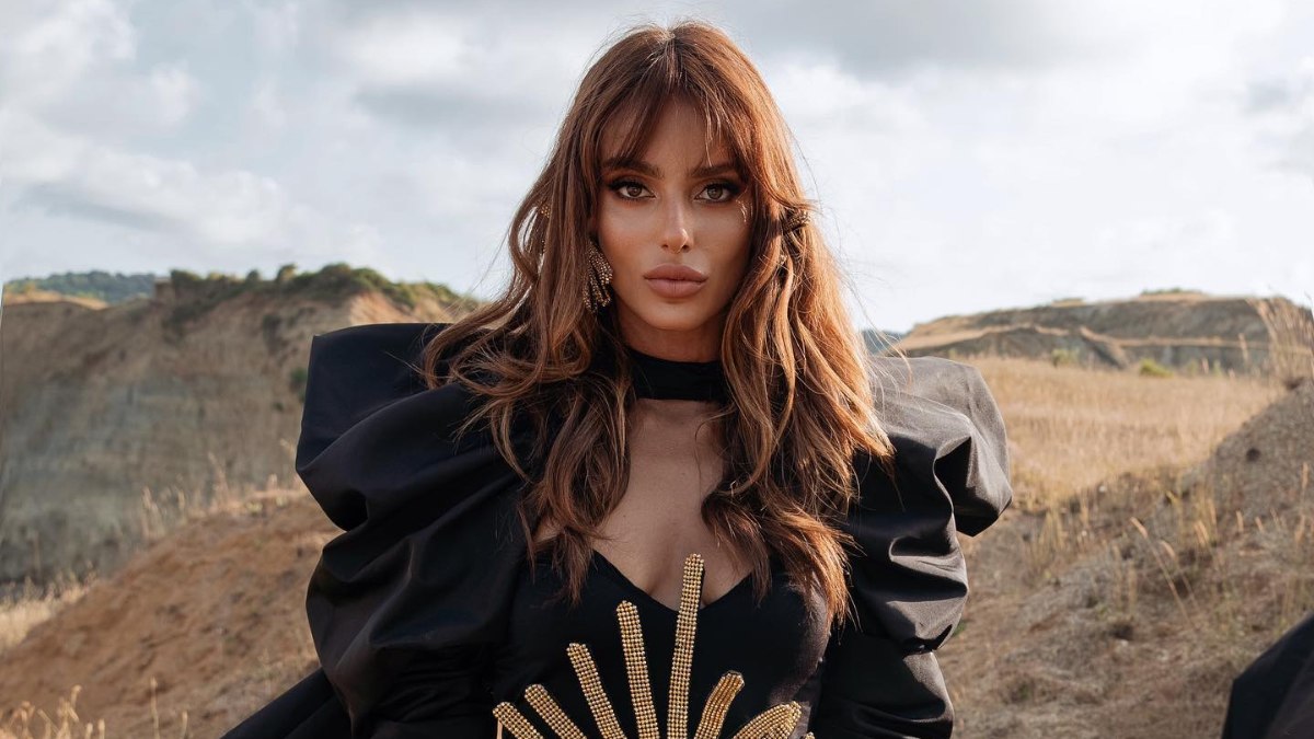 Bestemsu Özdemir estetik iddialarına cevap verdi: “80 yaşındaki anneannem 38 beden”