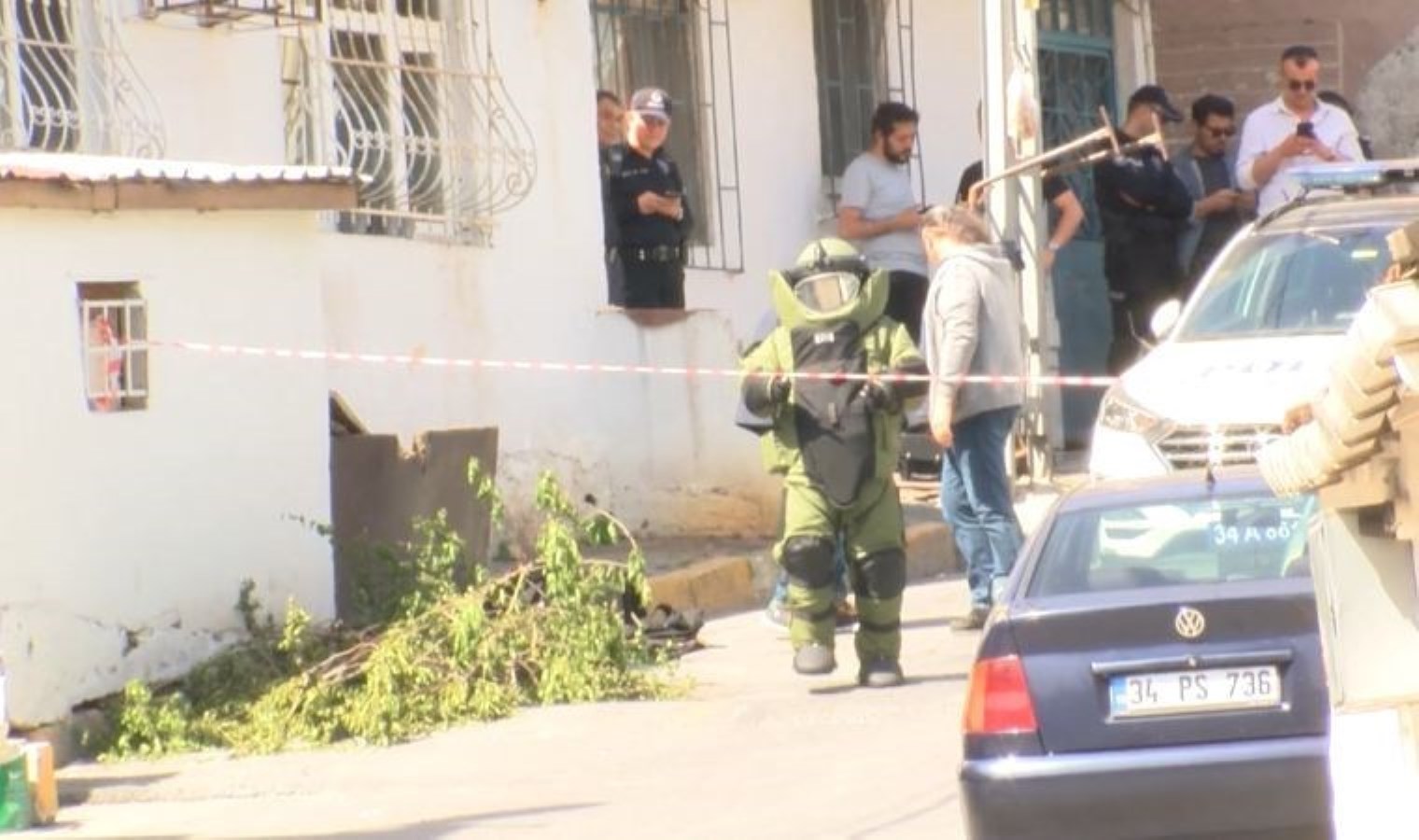 Beyoğlu’nda şüpheli paket polisi harekete geçirdi