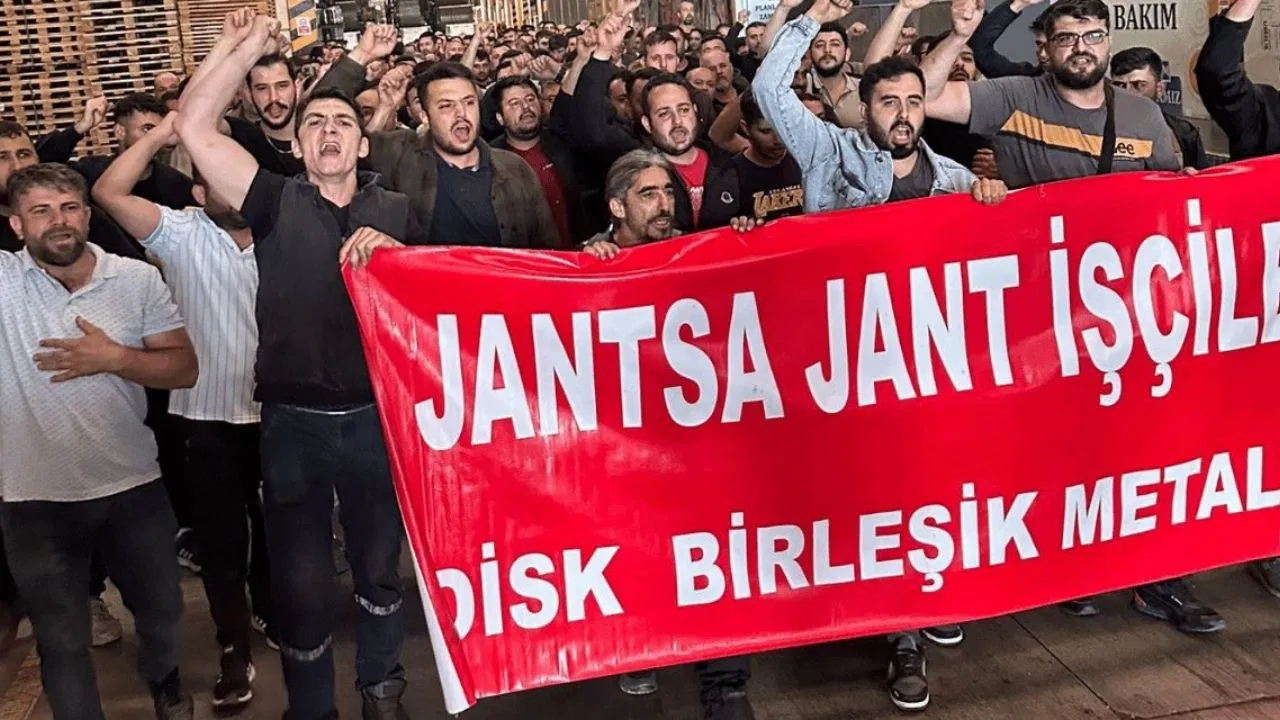 Bin 300 işçinin çalıştığı fabrikada grev oylaması yapıldı