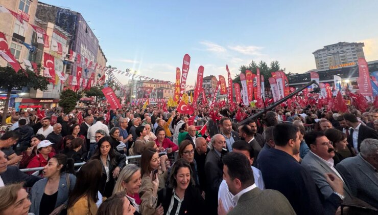 Binlerce yurttaş İmamoğlu için Esenler’de! Özgür Özel ne mesaj verecek?