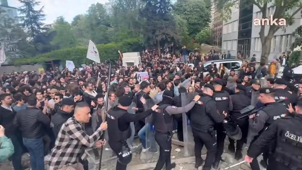 Boğaziçi Üniversitesi akademisyenlerinden gözaltılara ilişkin suç duyurusu: Rektör Naci İnci’ye istifa çağrısı