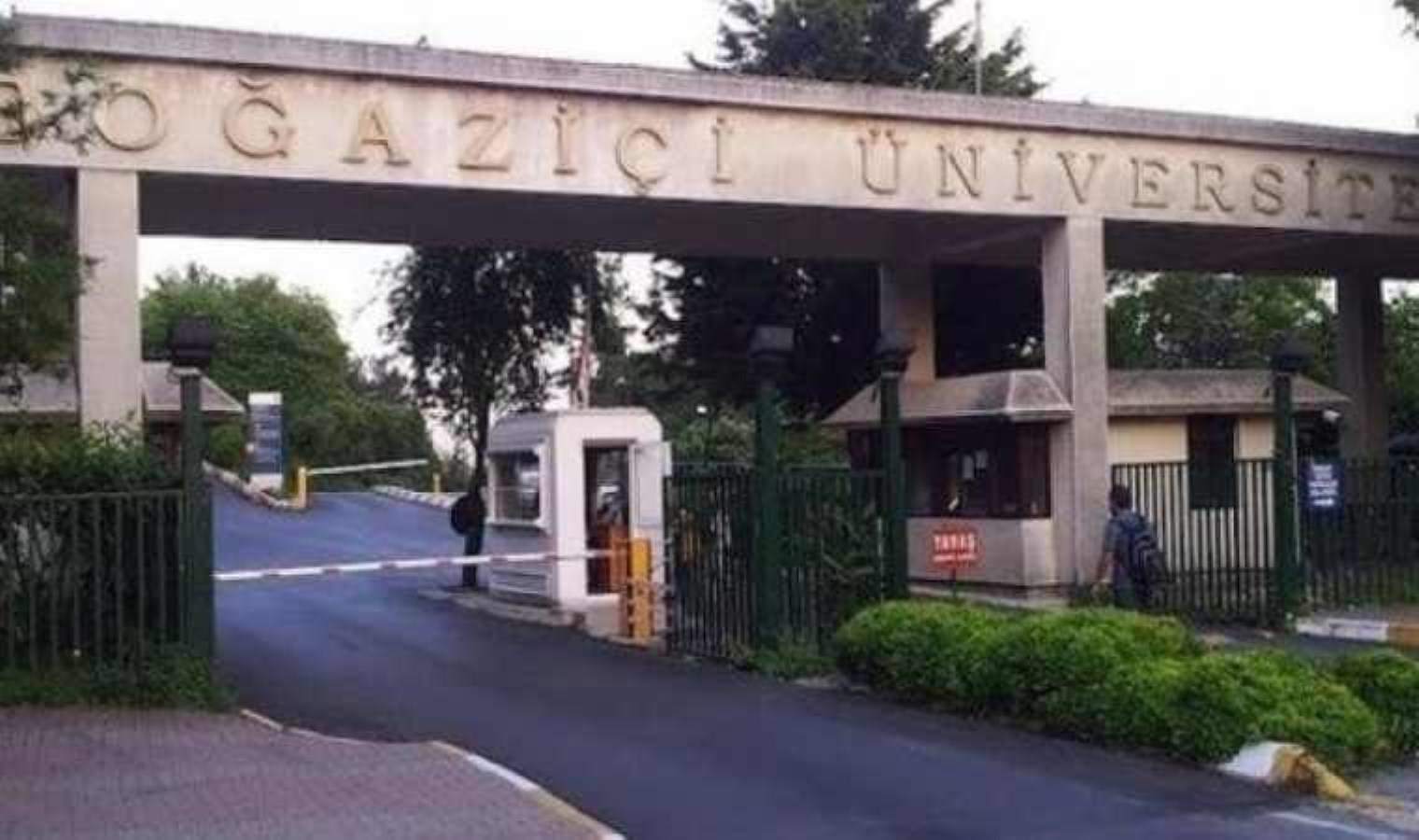 Boğaziçi Üniversitesi’ndeki Kâbe görseli davasında tüm sanıklara beraat