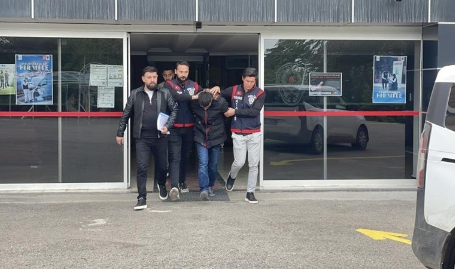 Boğazları kesilerek katledilmişlerdi: İki kardeşin cinayet zanlısı tutuklandı