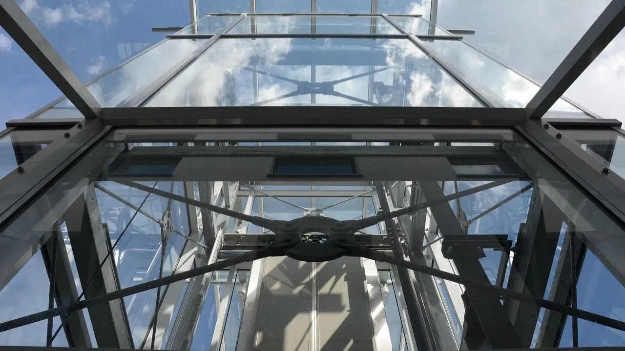 Borç rekortmeni AKP’li belediye bir asansöre 9 Milyon TL harcadı!