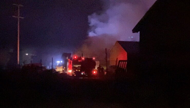 Bursa’da mobilya imalathanesindeki yangın söndürüldü