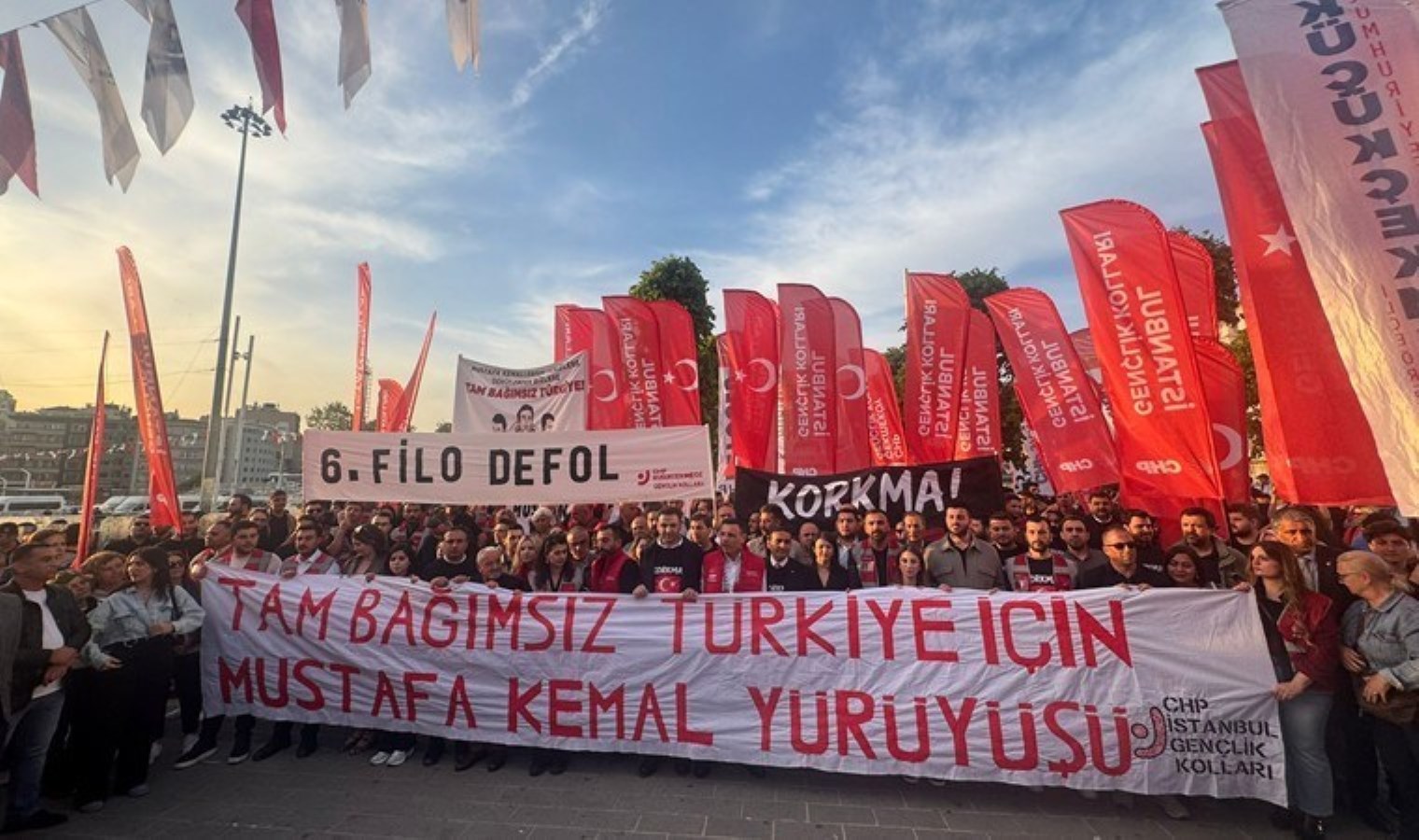 CHP’den ‘Tam Bağımsız Türkiye’ yürüyüşü: ‘6. Filo’yu unutmayın!’