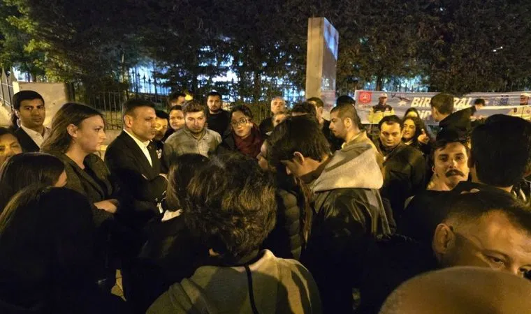 CHP’li Özgür Çelik gözaltına alınan öğrenciler için Vatan Emniyet’te