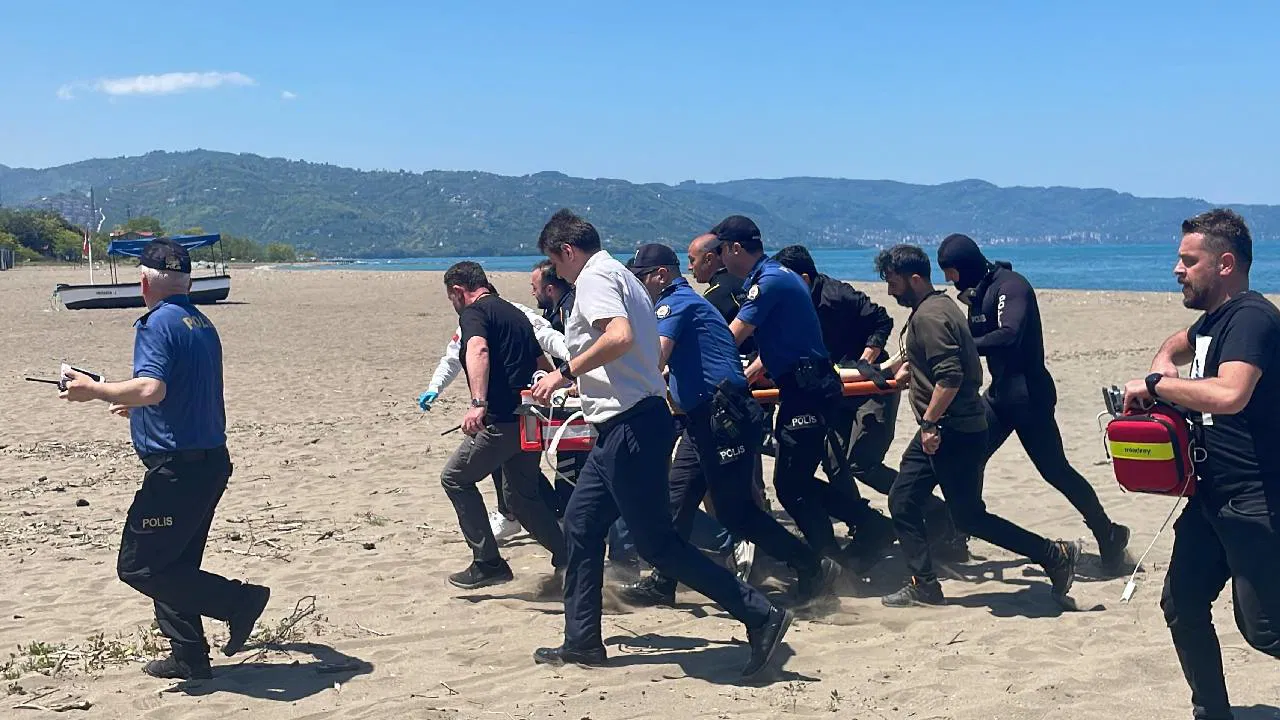 Denizde panik anları: Lise öğrencileri boğulma tehlikesi geçirdi!