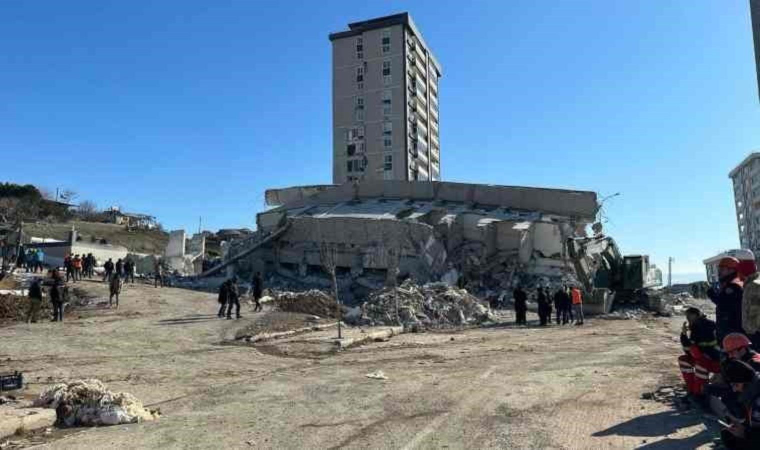 Depremde 42 kişiye mezar olan sitenin davasında tutuklu müteahhit AKP’li Avşaroğlu: Devletine bağlı, vatanını ve milletini seven biriyim