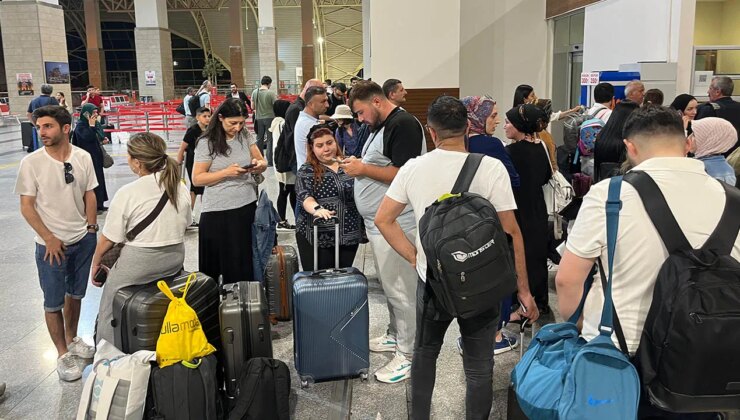 Diyarbakır Havalimanı pistinde çatlak: Uçuşlar durduruldu!